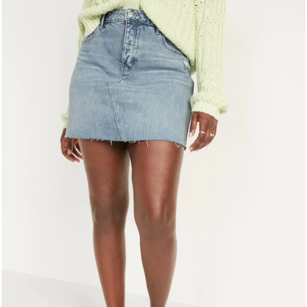 Old Navy High-Waisted Button-Fly Ripped Cut-Off Jean Skirt Women’s Size 6 New